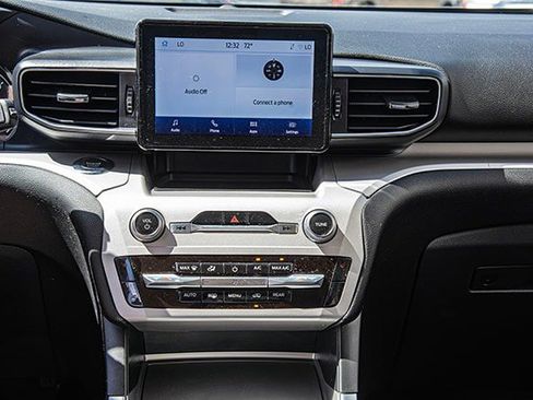 Used 2023 Ford Explorer XLT w/ Equipment Group 202A image 11