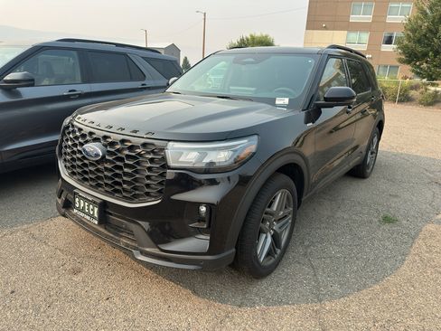 New 2026 Ford Explorer ST-Line w/ ST-Line Street Pack AWD/4WD image 1
