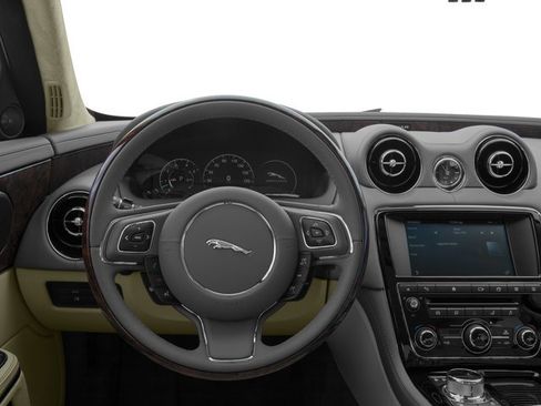 Used 2016 Jaguar XJ L Portfolio AWD/4WD image 7