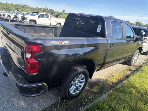 Used 2023 Chevrolet Silverado 1500 LT AWD/4WD image 10