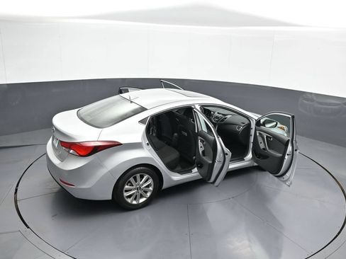 Used 2015 Hyundai Elantra SE w/ Option Group 03 FWD image 44