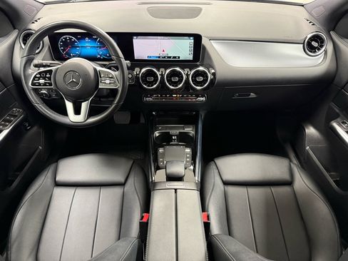 Used 2021 Mercedes-Benz GLA 250 4MATIC w/ Premium Package image 29