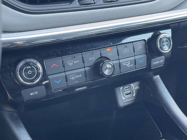 Used 2024 Jeep Compass Limited AWD/4WD image 30