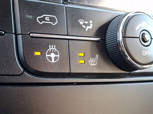 Used 2017 Dodge Grand Caravan GT image 28