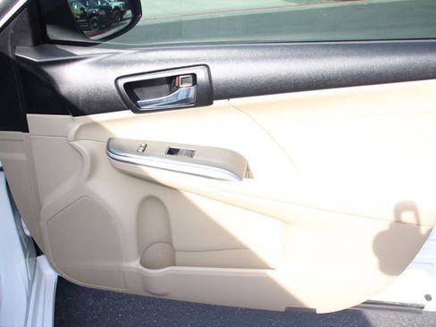 Used 2014 Toyota Camry XLE w/ Leather Package FWD image 24