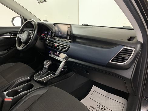 Used 2023 Kia Seltos S image 29