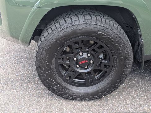 Used 2022 Toyota 4Runner TRD Off-Road Premium w/ Moonroof Package AWD/4WD image 11