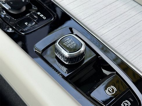 New 2026 Volvo XC60 B5 Ultra w/ Protection Package Premier image 22