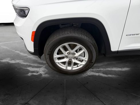 Used 2025 Jeep Grand Cherokee L Laredo w/ Luxury Tech Group I image 14