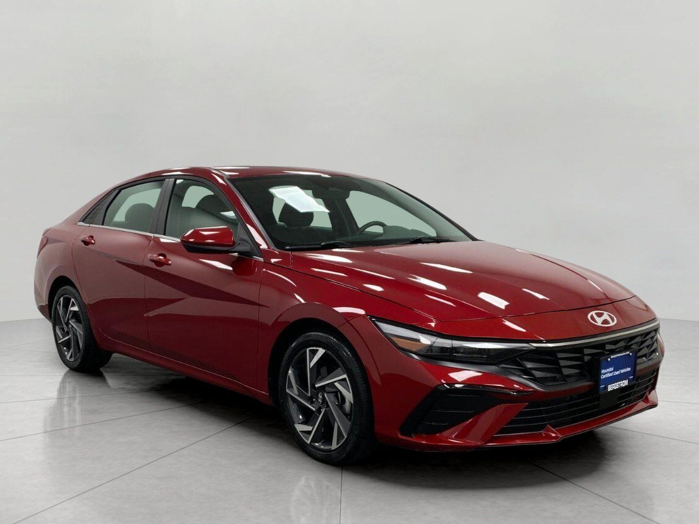Certified 2025 Hyundai Elantra SEL FWD image 1
