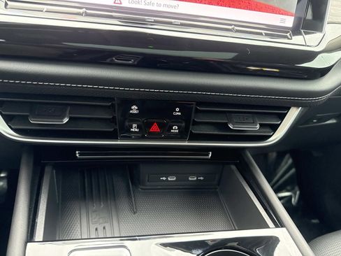 Certified 2025 Volkswagen Atlas SEL image 28