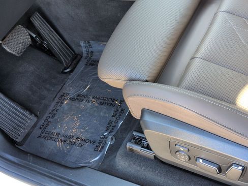 Used 2025 BMW X3 xDrive30i w/ Premium Package image 17