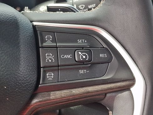 Used 2023 Jeep Grand Cherokee L Limited w/ Luxury Tech Group II AWD/4WD image 24