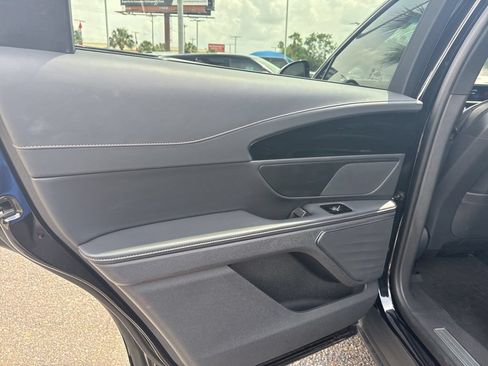 Certified 2024 Lincoln Nautilus Premier w/ Jet Appearance Package AWD/4WD image 21