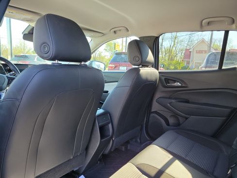 Used 2024 Chevrolet Trax LT w/ LT Convenience Package FWD image 14
