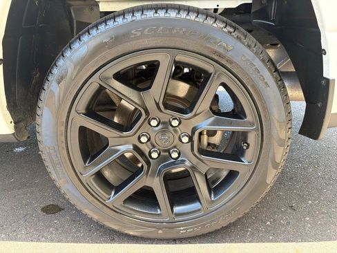 Used 2024 RAM 1500 Laramie AWD/4WD image 6