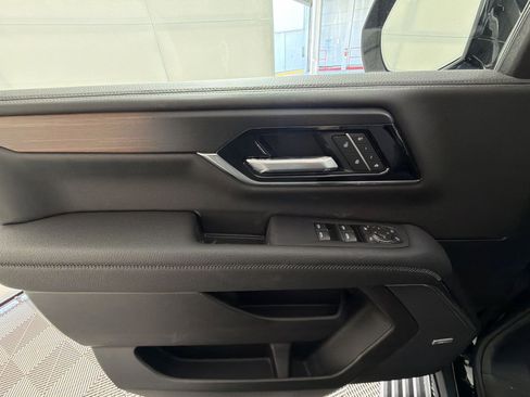 New 2026 GMC Yukon XL Denali w/ Denali Reserve Package image 15