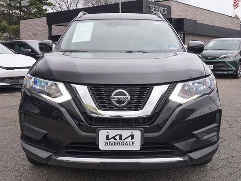 Used 2020 Nissan Rogue SV image 9