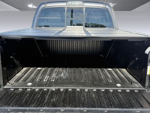 Used 2016 Toyota Tacoma SR5 image 31