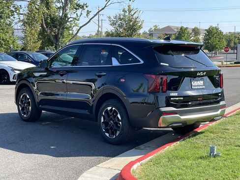 New 2026 Kia Sorento S image 5