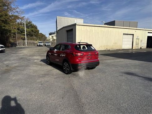 Used 2018 Nissan Rogue Sport SL w/ SL Premium Package image 7