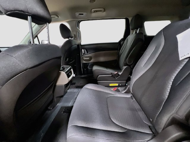 New 2027 Kia Carnival LX FWD image 24