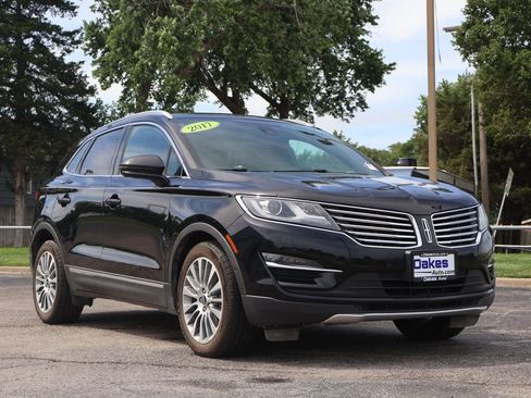 Used 2017 Lincoln MKC Reserve FWD image 1