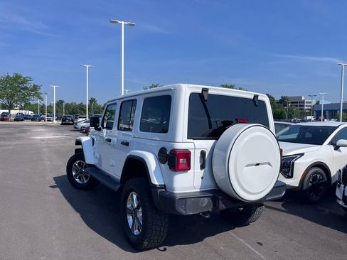 Used 2019 Jeep Wrangler Unlimited Sahara AWD/4WD image 5