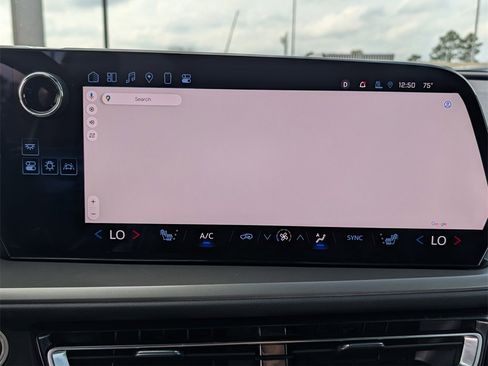 Used 2024 Chevrolet Traverse LT image 17