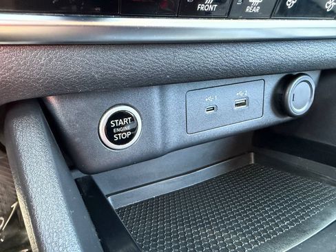 Used 2023 Nissan Rogue SV FWD image 28