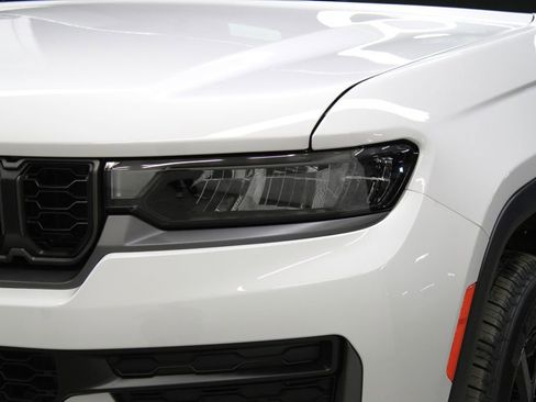 New 2026 Jeep Grand Cherokee Laredo image 36