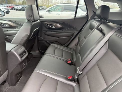 Used 2023 GMC Terrain SLT w/ Infotainment Package II image 18