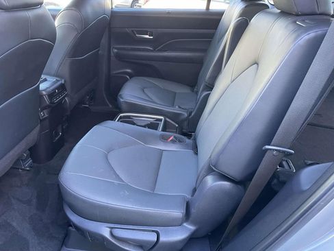 Used 2025 Toyota Grand Highlander AWD image 23