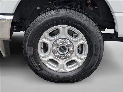 Used 2025 Ford F250 XLT image 27