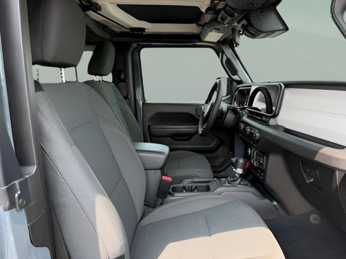 Used 2024 Jeep Wrangler Sport AWD/4WD image 9