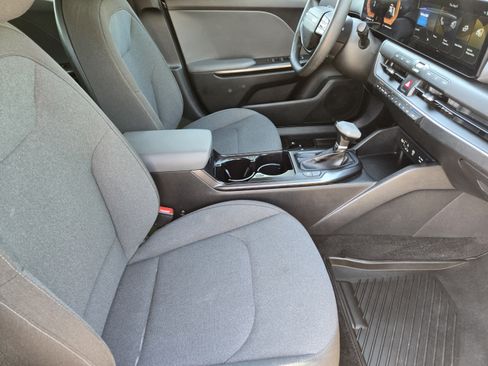 Used 2025 Kia K4 FWD image 10