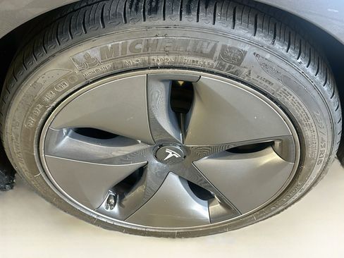 Used 2019 Tesla Model 3 Standard Range Plus RWD image 11