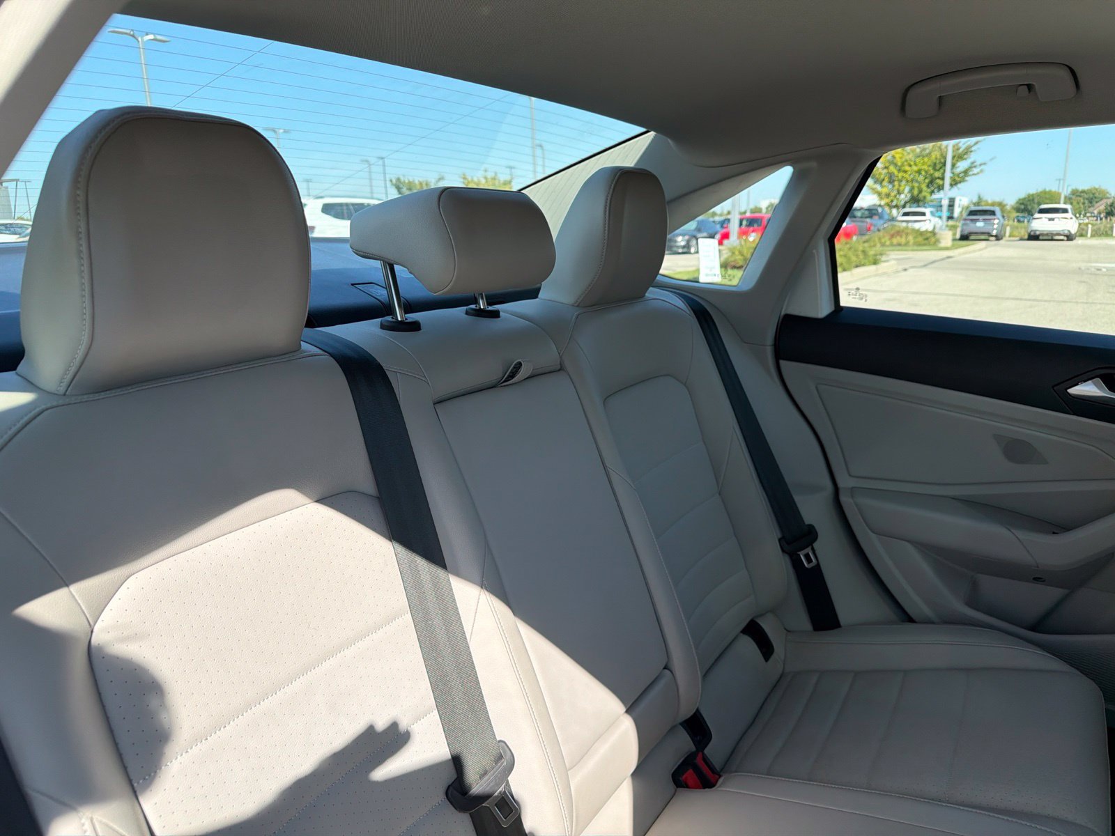 Used 2023 Volkswagen Jetta SE w/ Panoramic Sunroof Package FWD image 29