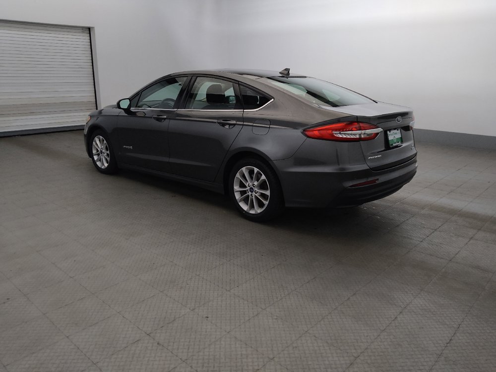 Used 2019 Ford Fusion SE FWD image 3