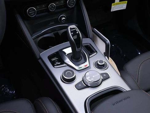 New 2025 Alfa Romeo Stelvio Sprint AWD/4WD image 13