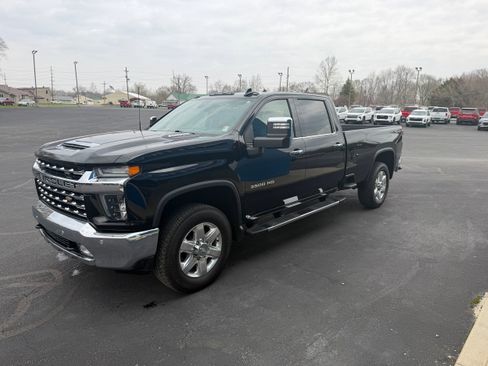 Used 2020 Chevrolet Silverado 3500 LTZ w/ LTZ Plus Package image 12