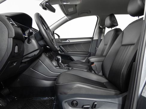 Used 2022 Volkswagen Tiguan SE AWD/4WD image 15