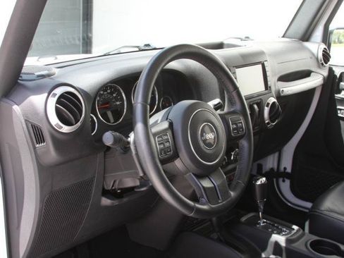 Used 2016 Jeep Wrangler Sahara w/ Dual Top Group AWD/4WD image 34