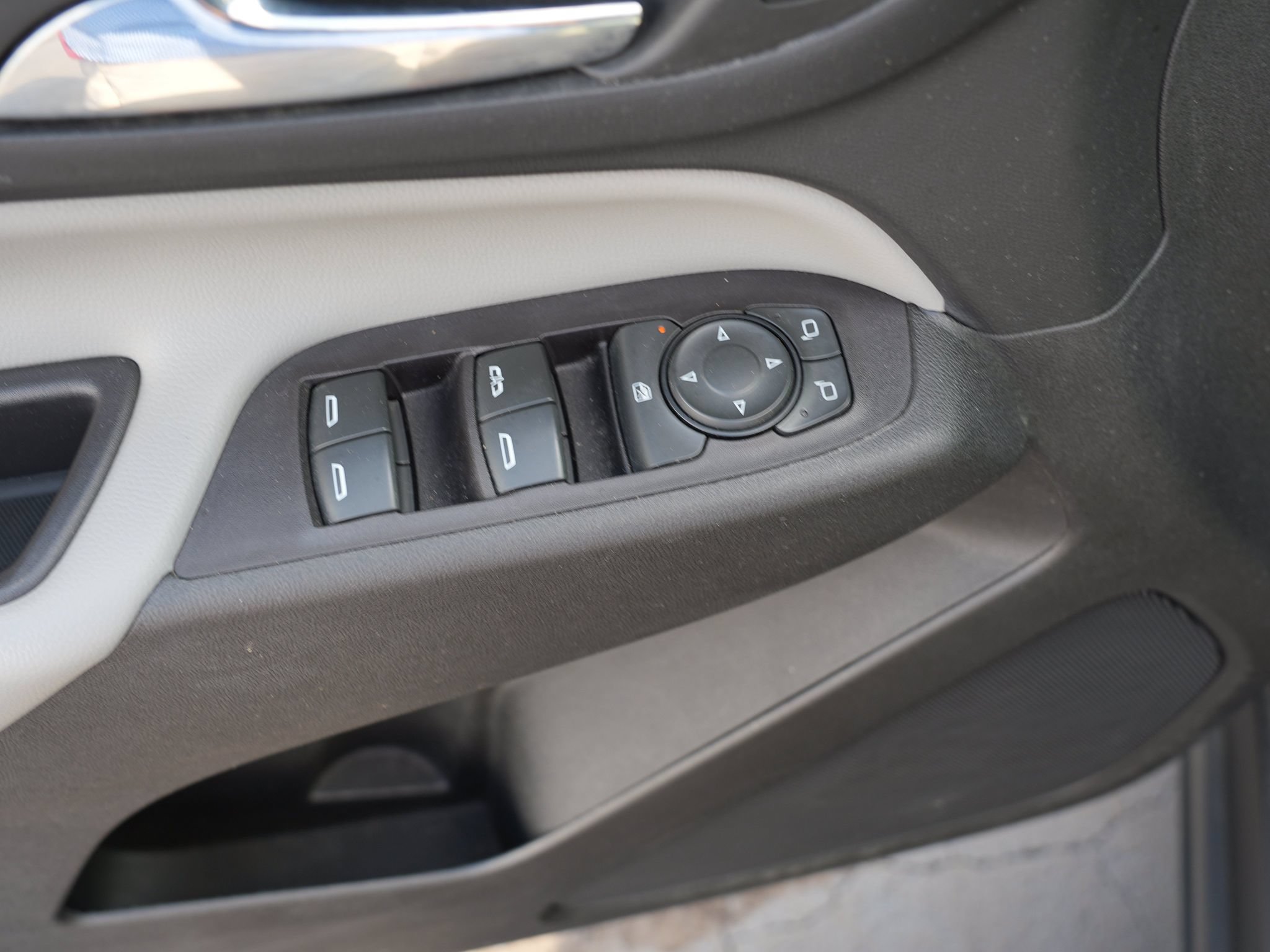 Used 2020 Chevrolet Equinox LS AWD/4WD image 15