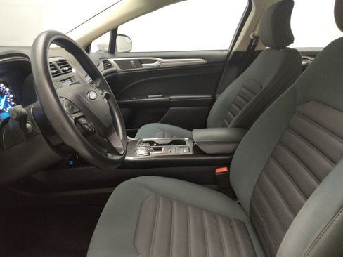 Used 2018 Ford Fusion SE image 17