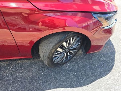 Used 2025 Nissan Altima 2.5 SV FWD image 41