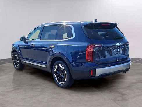 Certified 2023 Kia Telluride S w/ S Sunroof Package image 6