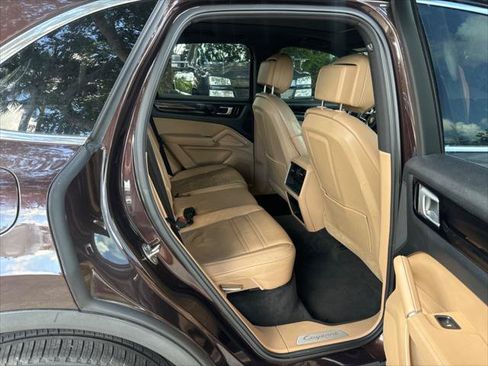 Used 2019 Porsche Cayenne AWD/4WD image 22