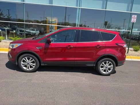 Used 2017 Ford Escape SE FWD image 5