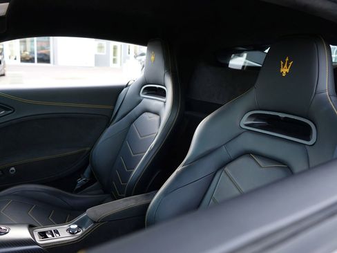 Used 2022 Maserati MC20 Coupe image 11